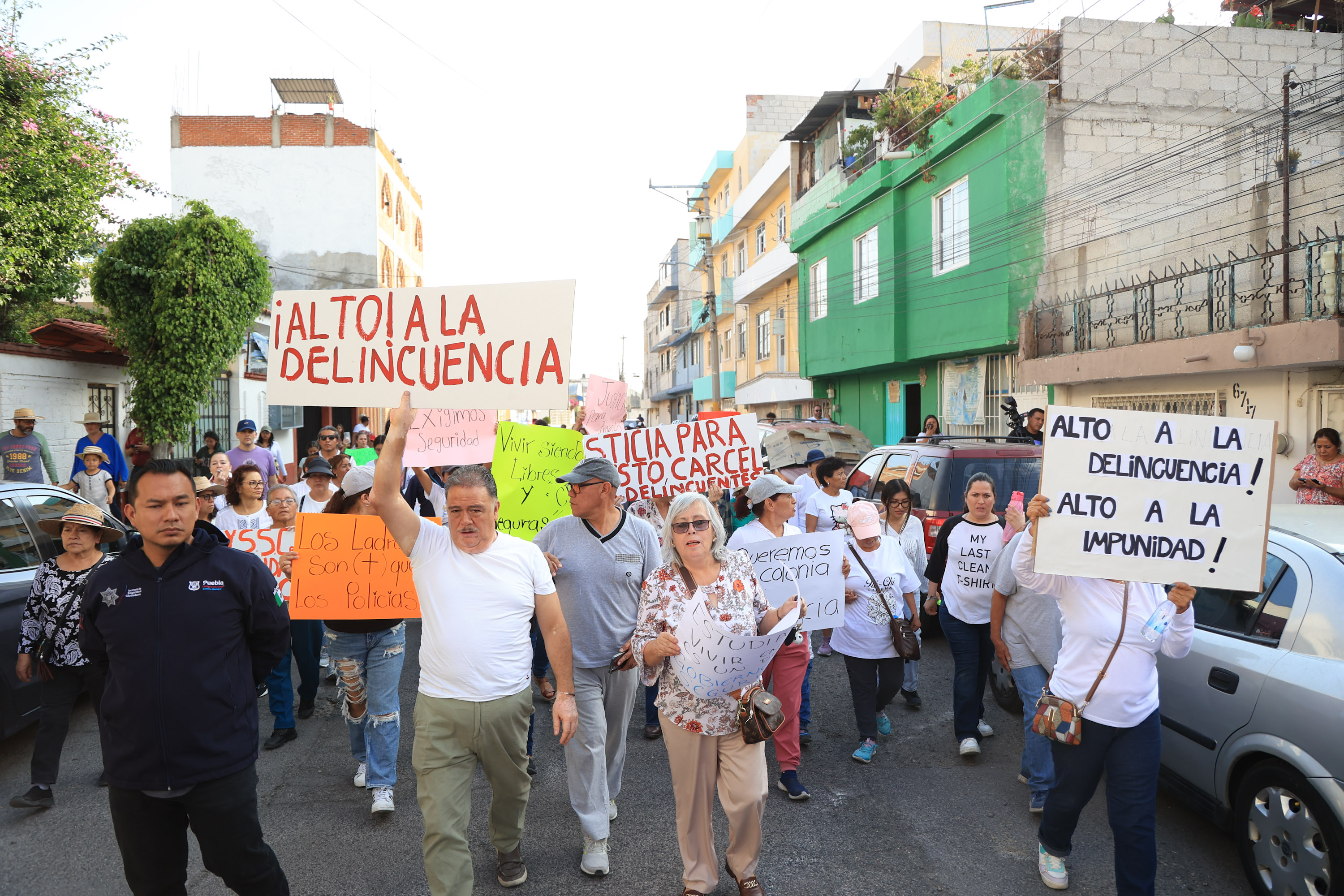 Justicia para Ernesto y seguridad para la colonia Universidades, piden vecinos