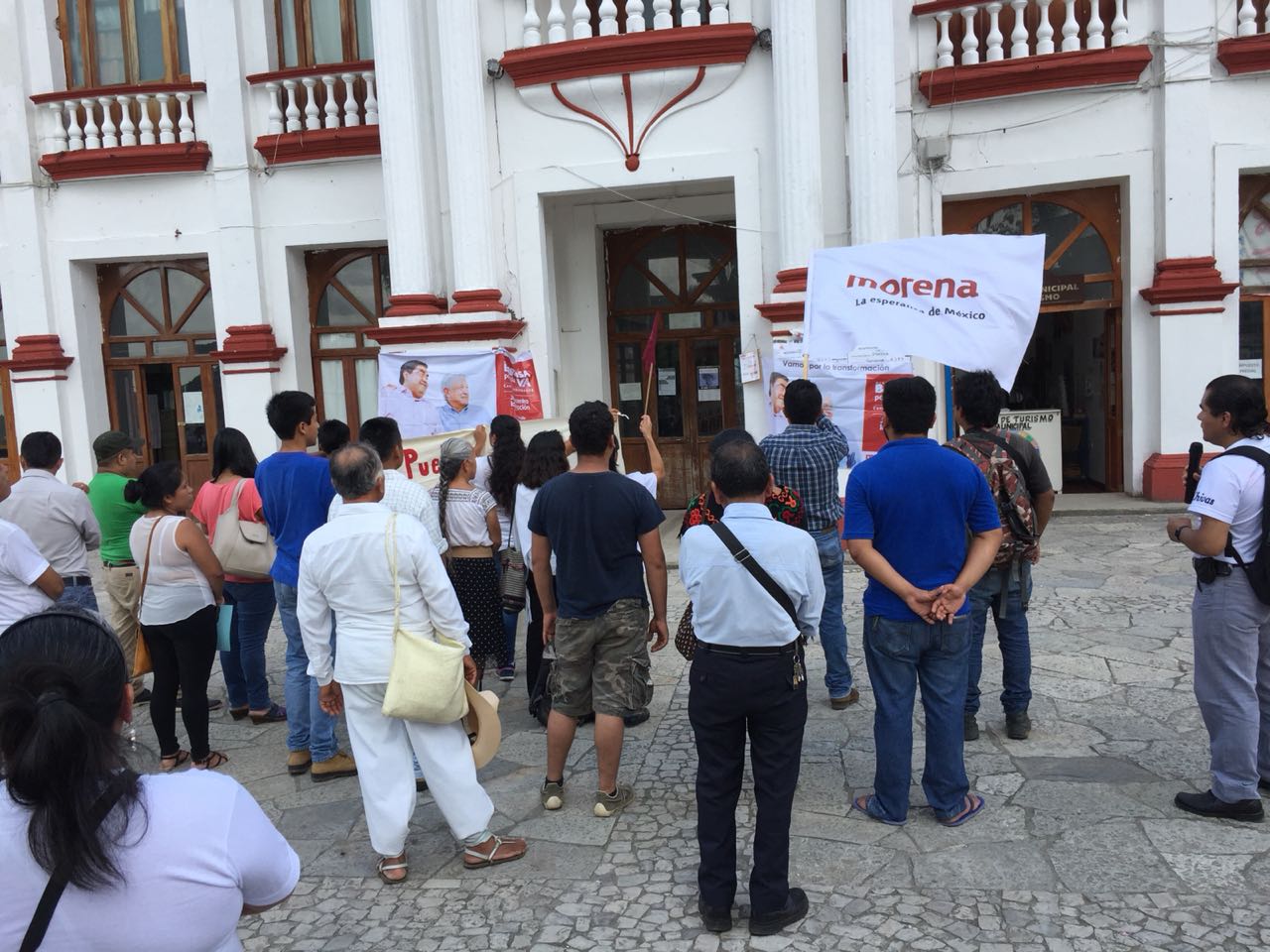Exigen a edil de Cuetzalan explicar transporte de material electoral