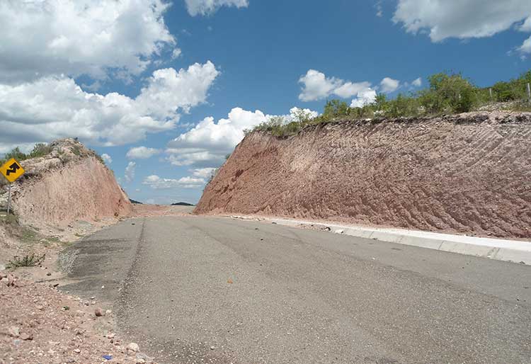 Dejan a medias ampliación de carretera Izúcar – Acatlán de Osorio
