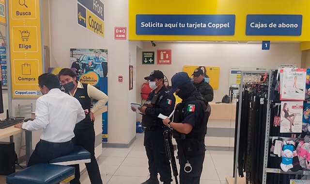 Asaltan Coppel de Cuautlancingo y se llevan 70 celulares en minutos