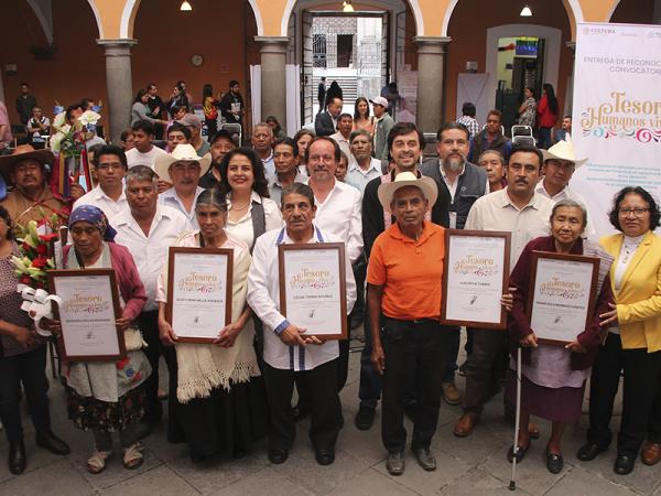 Entrega gobierno estatal estímulos de la convocatoria Tesoros Humanos Vivos