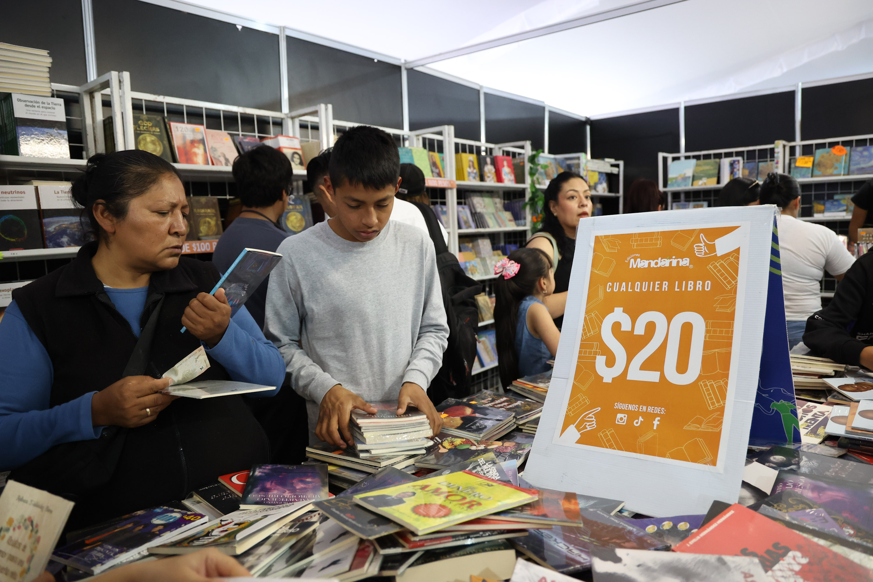 Último día de la Feria Internacional del Libro de Puebla