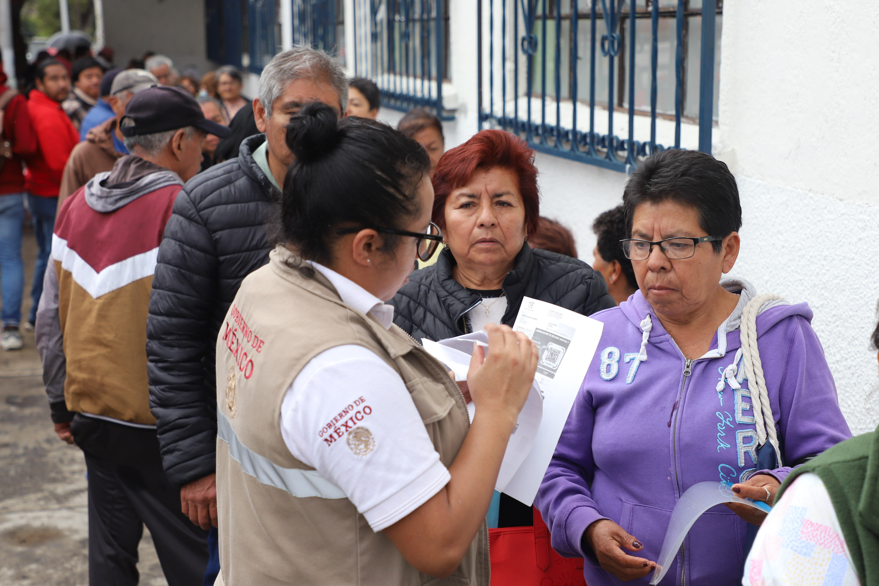 Checa cuándo te toca registrarte para obtener la Pensión del Bienestar