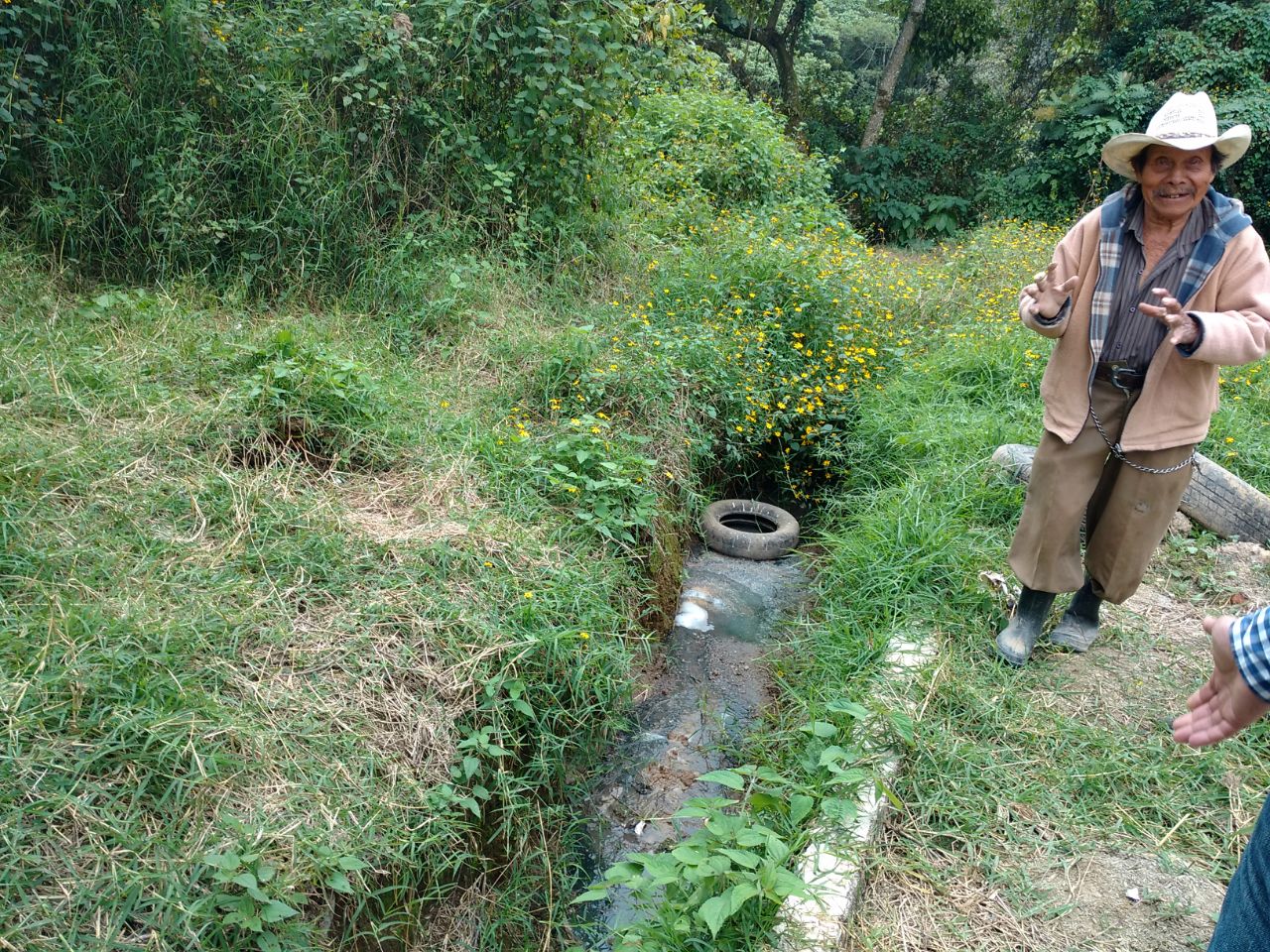 Aguas negras de unidad habitacional contaminan Patoltecoya