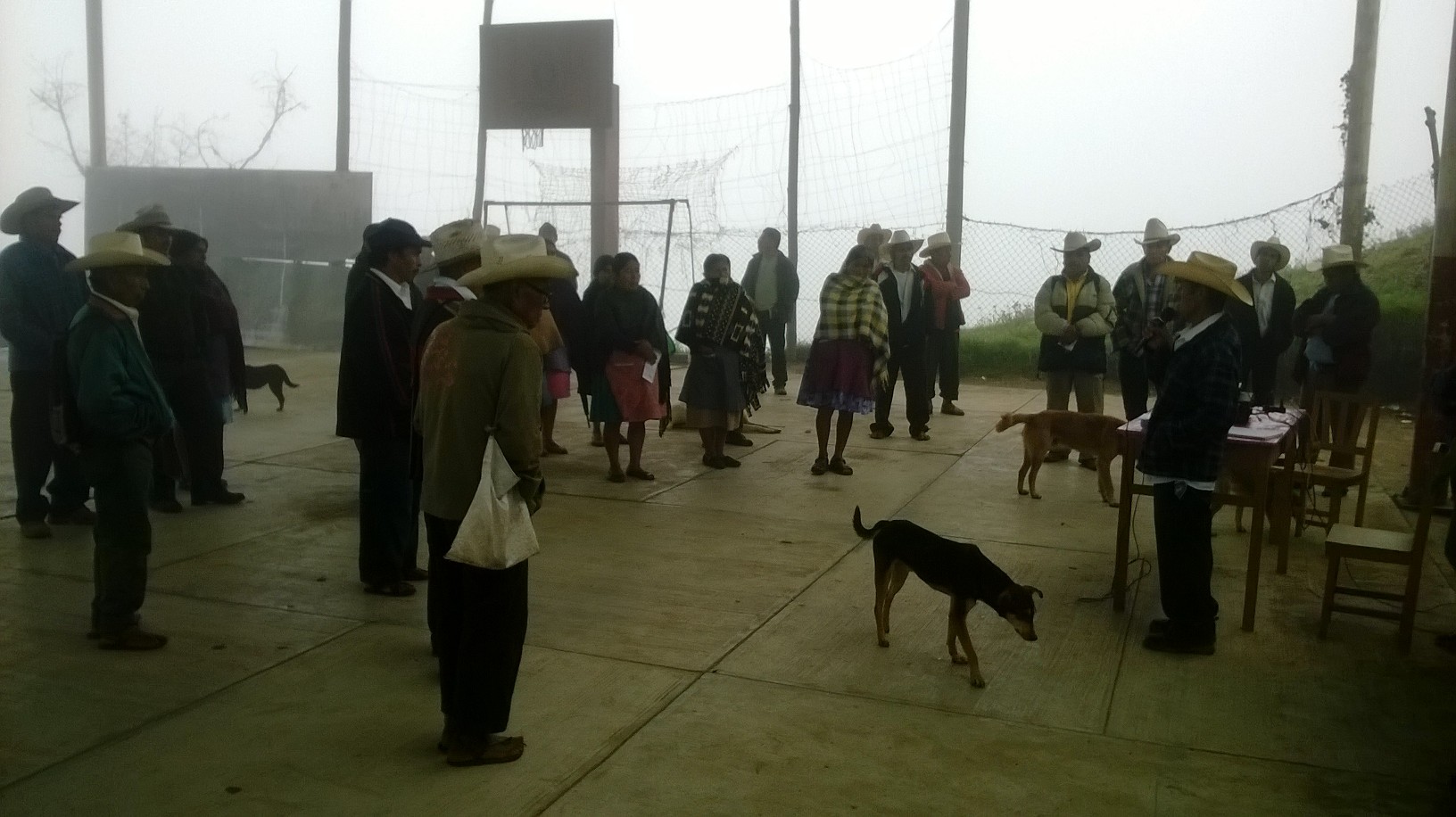 Rechazan pobladores hidroeléctricas de ICA en Zacapoaxtla