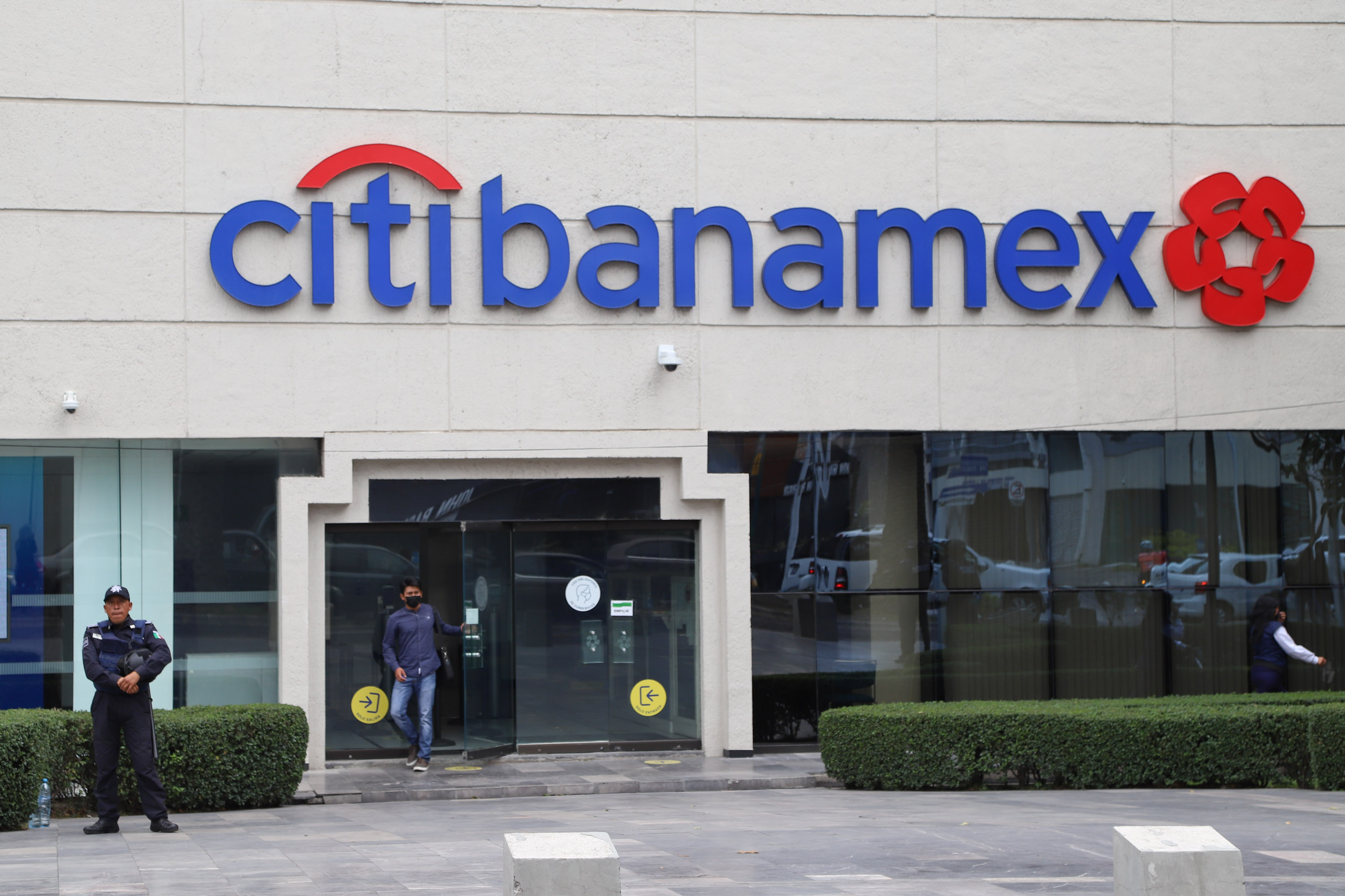 Banamex se venderá en la Bolsa