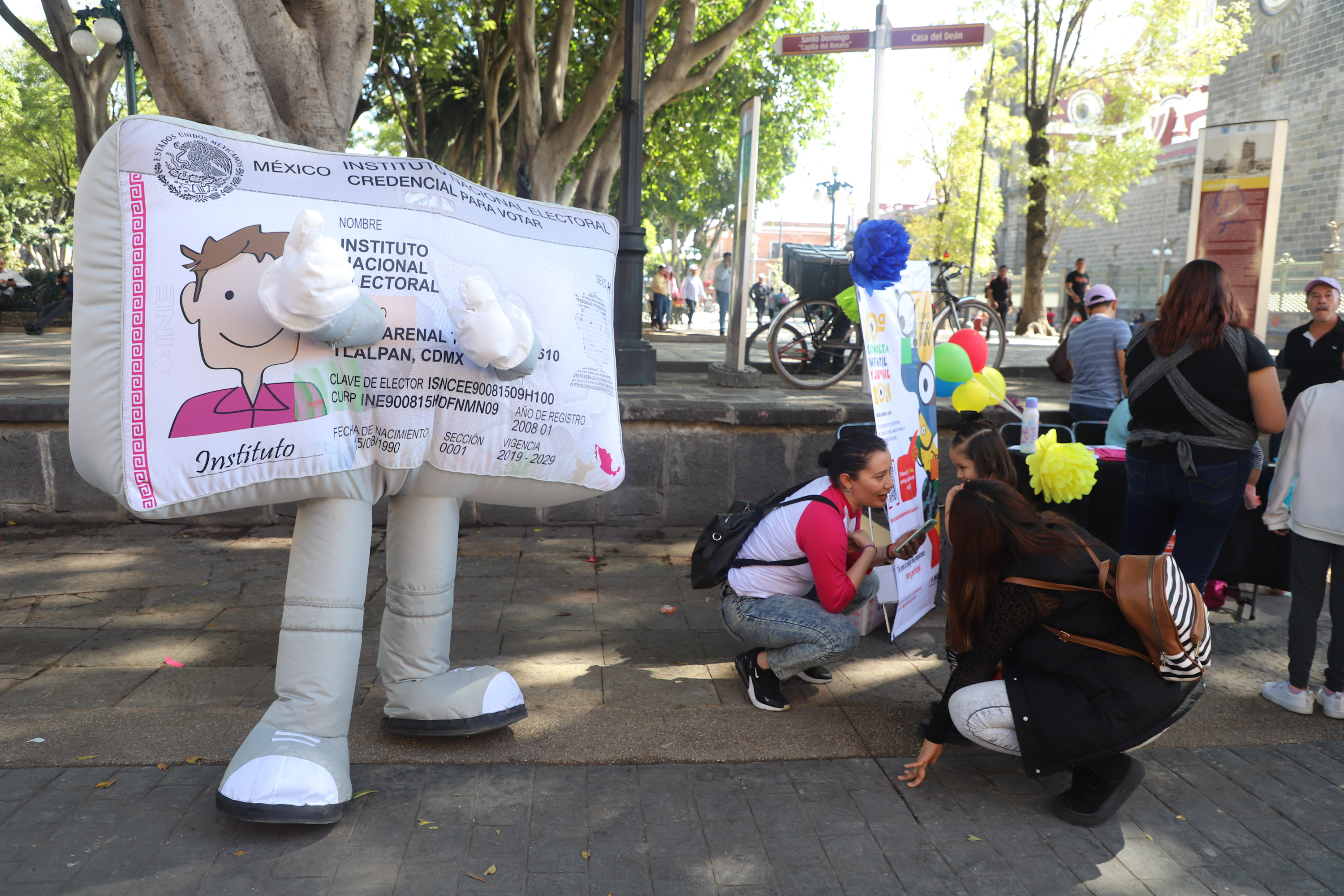 Realizan Consulta Infantil y Juvenil 2024 en zócalo de Puebla