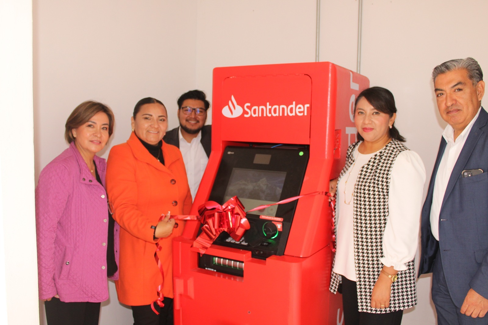 Instalan cajero automático en alcaldía de Cañada Morelos