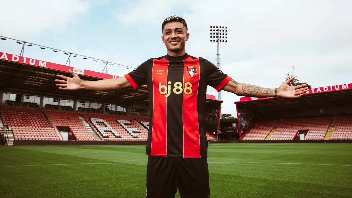 Julián Araujo, es traspasado del Barcelona al Bournemouth