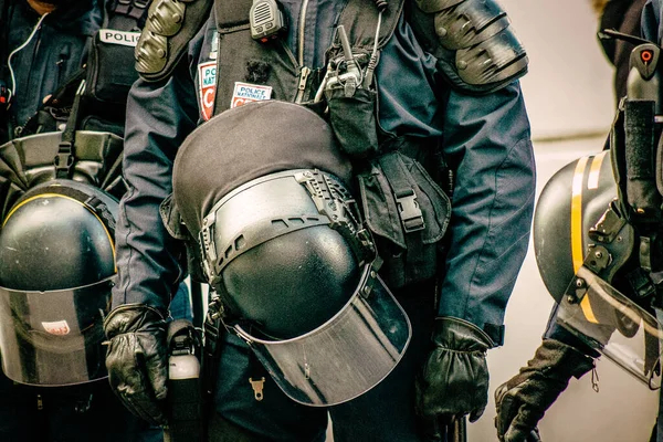 Gobierno comprará equipo policial antimotines, contra agresión y antibalas