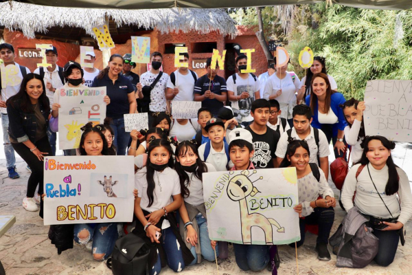Niños con terapias en el SMDIF acuden a Africam Safari a visitar a Benito