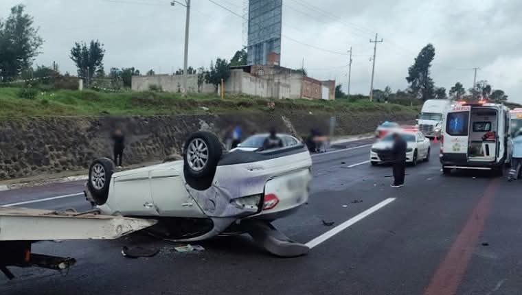 Dos accidentes en la México-Puebla desquician el tráfico la mañana del jueves 