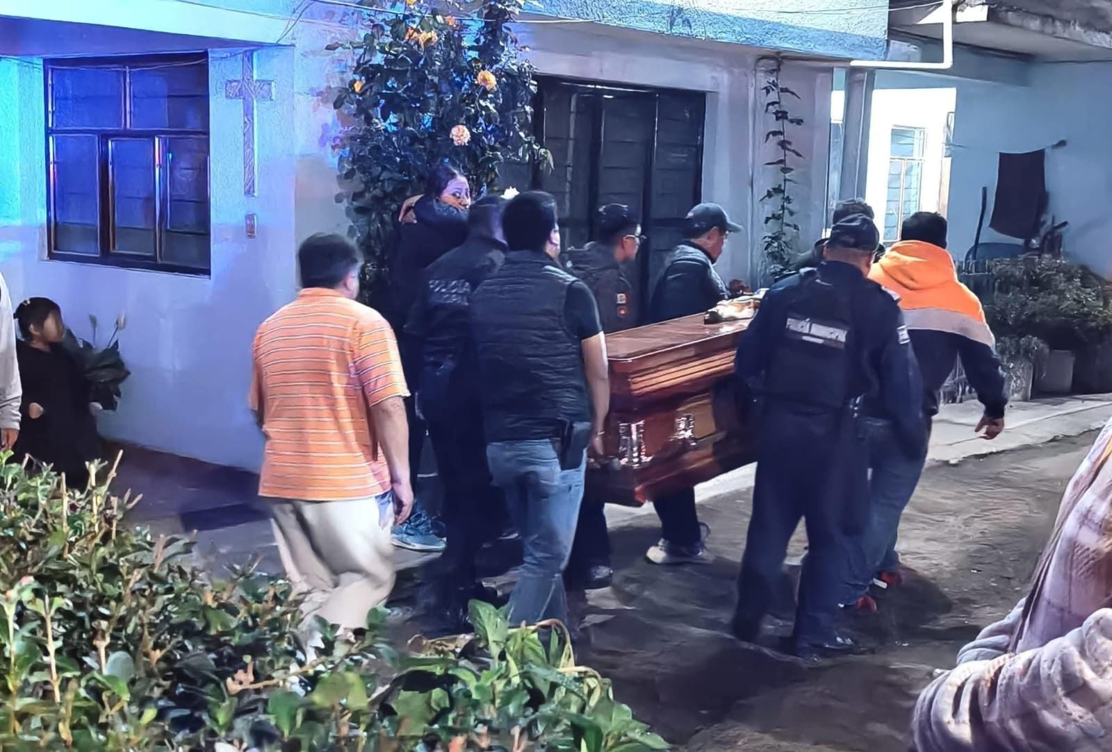 Reciben en Yaonáhuac los restos de policía muerto en Atempan