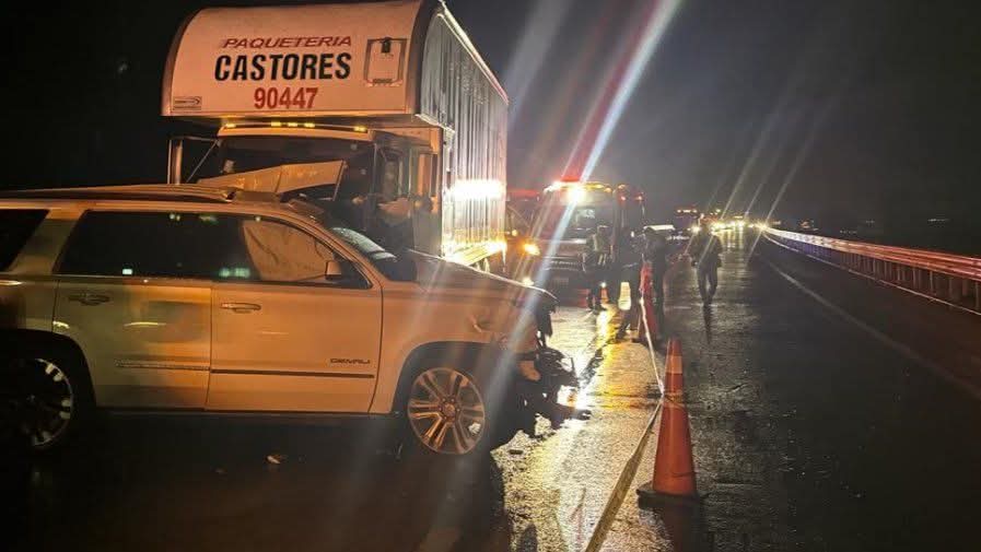 Un muerto y un lesionado deja accidente en la Amozoc-Perote 