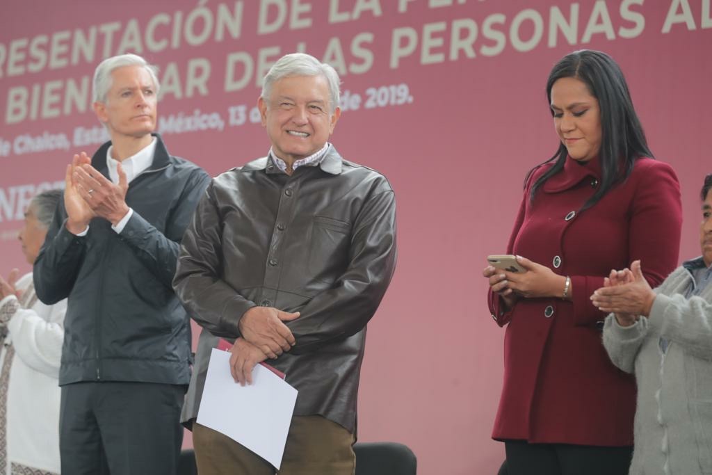 Con apoyos no hay excusas para huachicolear: AMLO