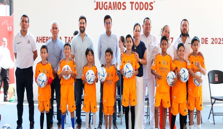 La Federación Mexicana de Futbol capacita a docentes en educación física