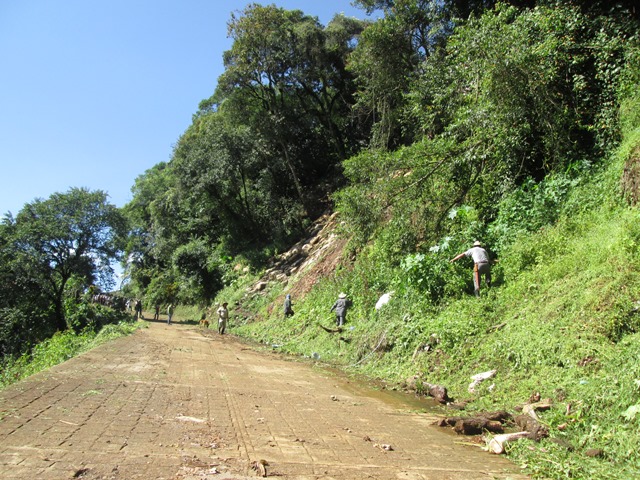 Para evitar riesgos cierran Camino a Cuacuila en Huauchinango