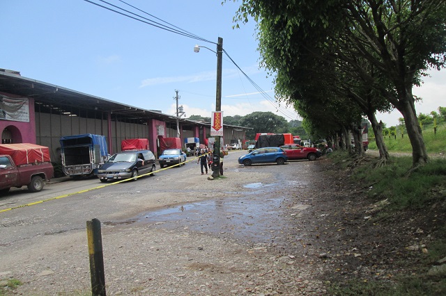 Earl deja escurrimientos en presa de Tenango; pobladores temen emergencia