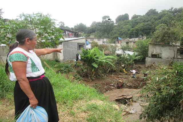 Analizan 6 predios para construir casas de damnificados en Huauchinango
