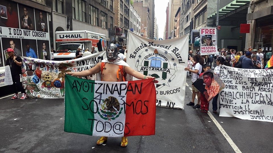 Ahora protestan contra Moreno Valle en el Pride Parade de NY