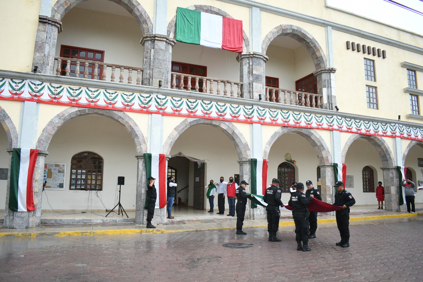 Con banderas italianas celebran Independencia de México en la mixteca