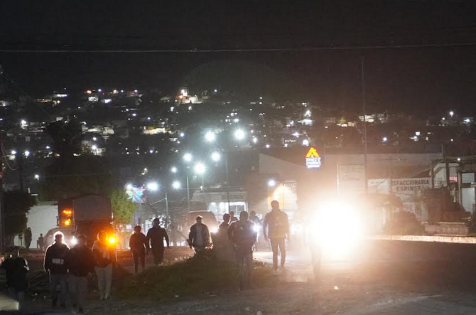 Cientos de feligreses caminaron rumbo a la Feria de Tlacotepec