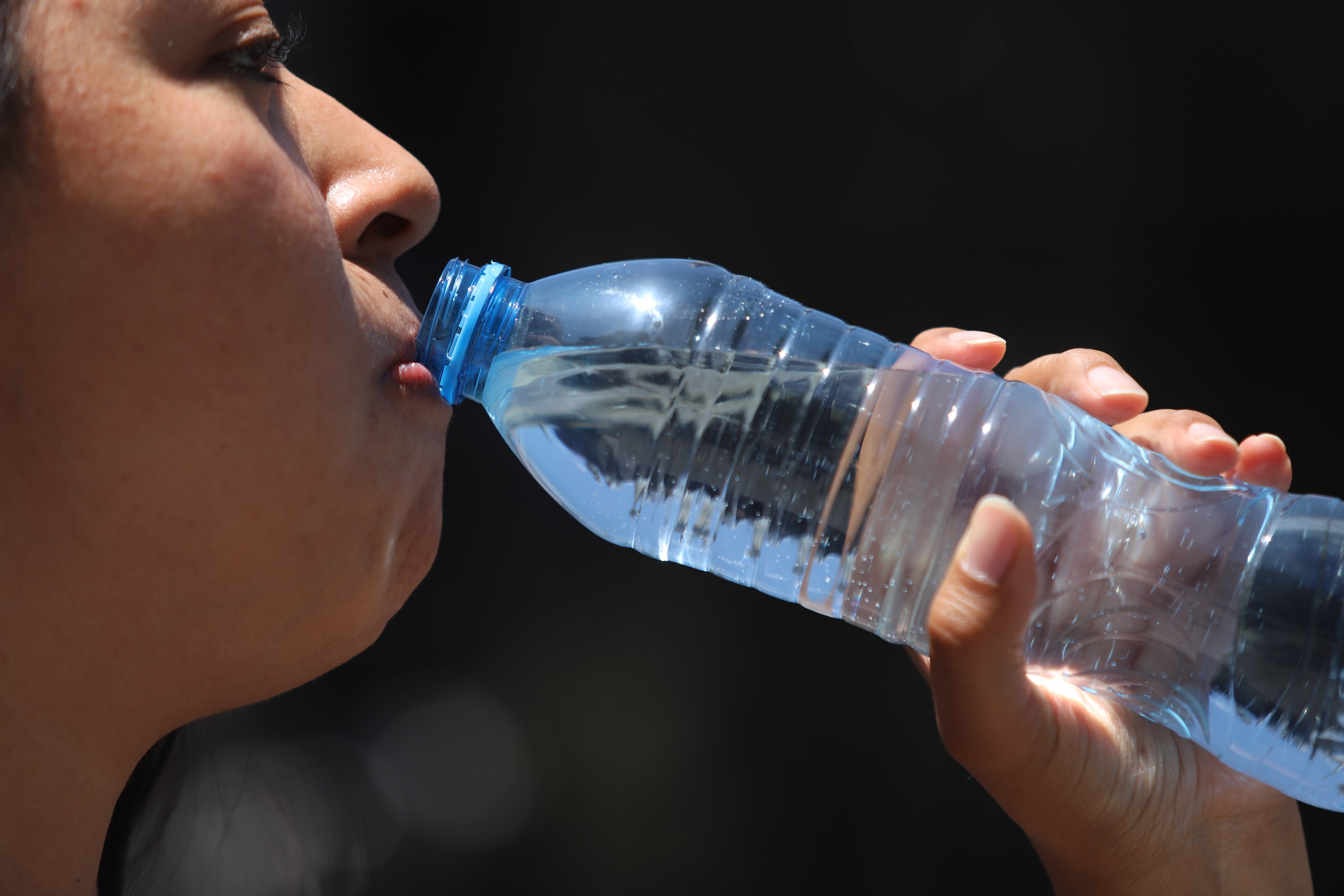 La importancia de que el organismo beba agua