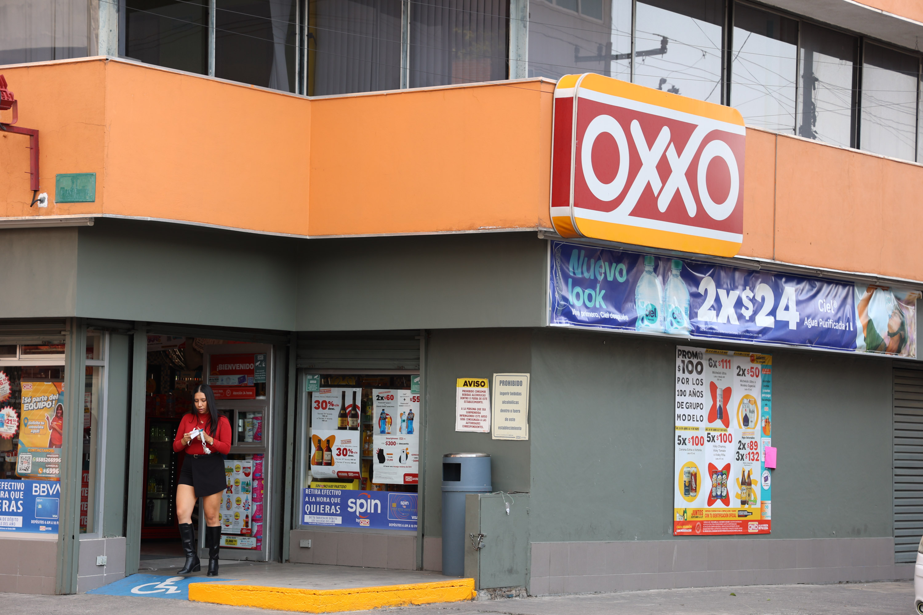 Oxxo será Punto seguro para mujeres víctimas de violencia en Puebla 