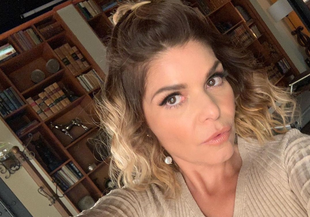 Itatí Cantoral prepara nueva versión de canción a la Virgen