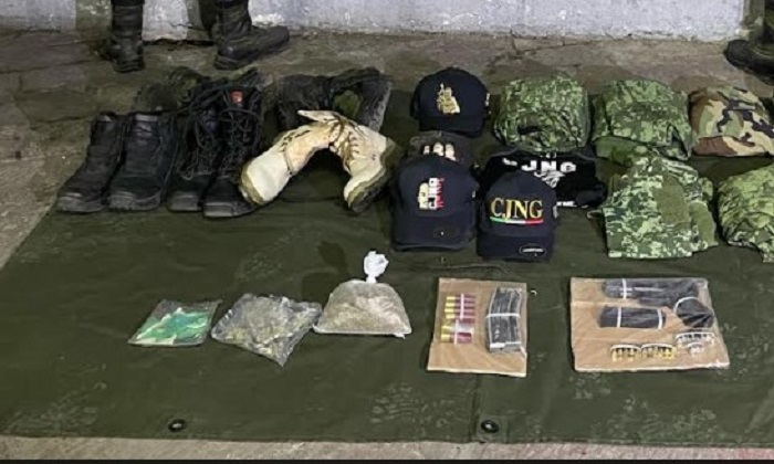 Aseguran armas, drogas y vehículos en Tomatlán, Jalisco