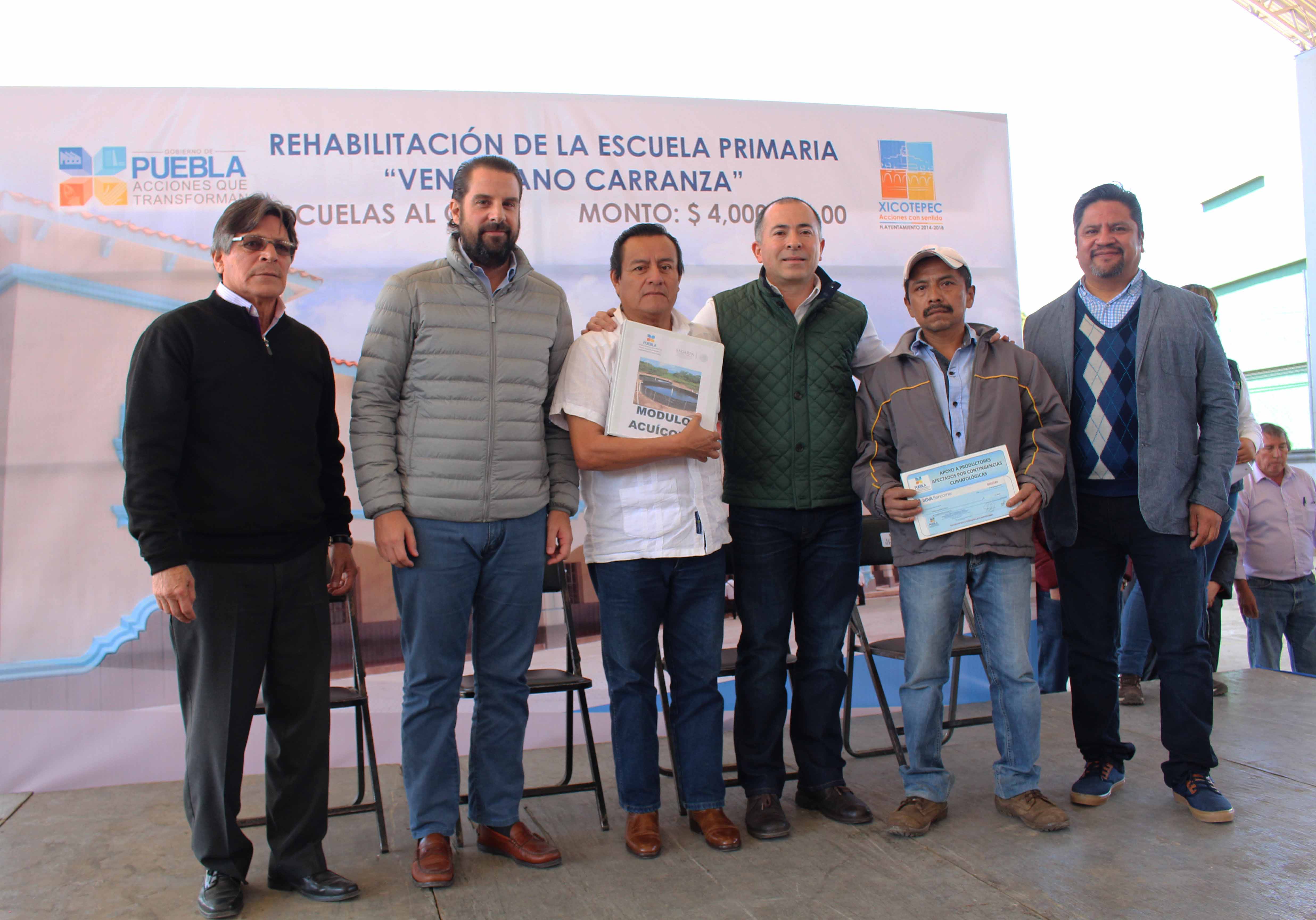 Inaugura edil de Xicotepec obras de infraestructura educativa por 9 mdp