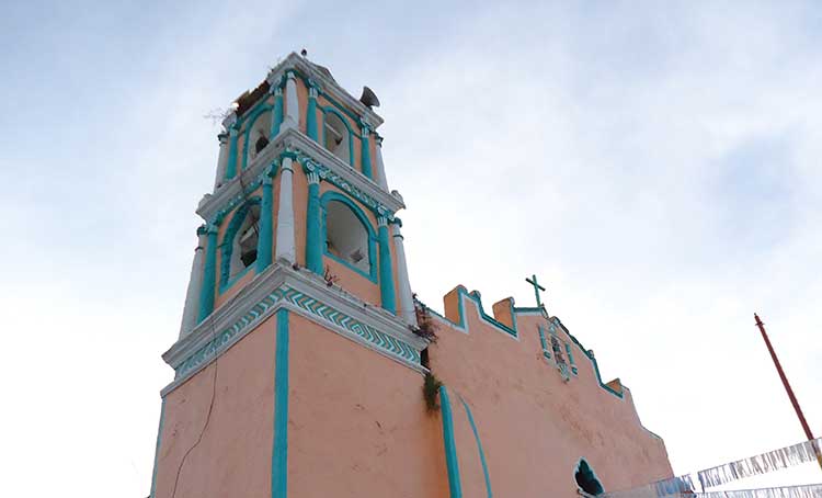 Dañó Barry torre del templo de San Miguel en Zacapoaxtla