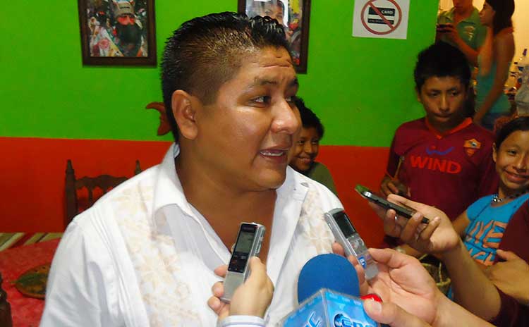Edil de Cuetzalan se deslinda de auto oficial hallado en Puebla
