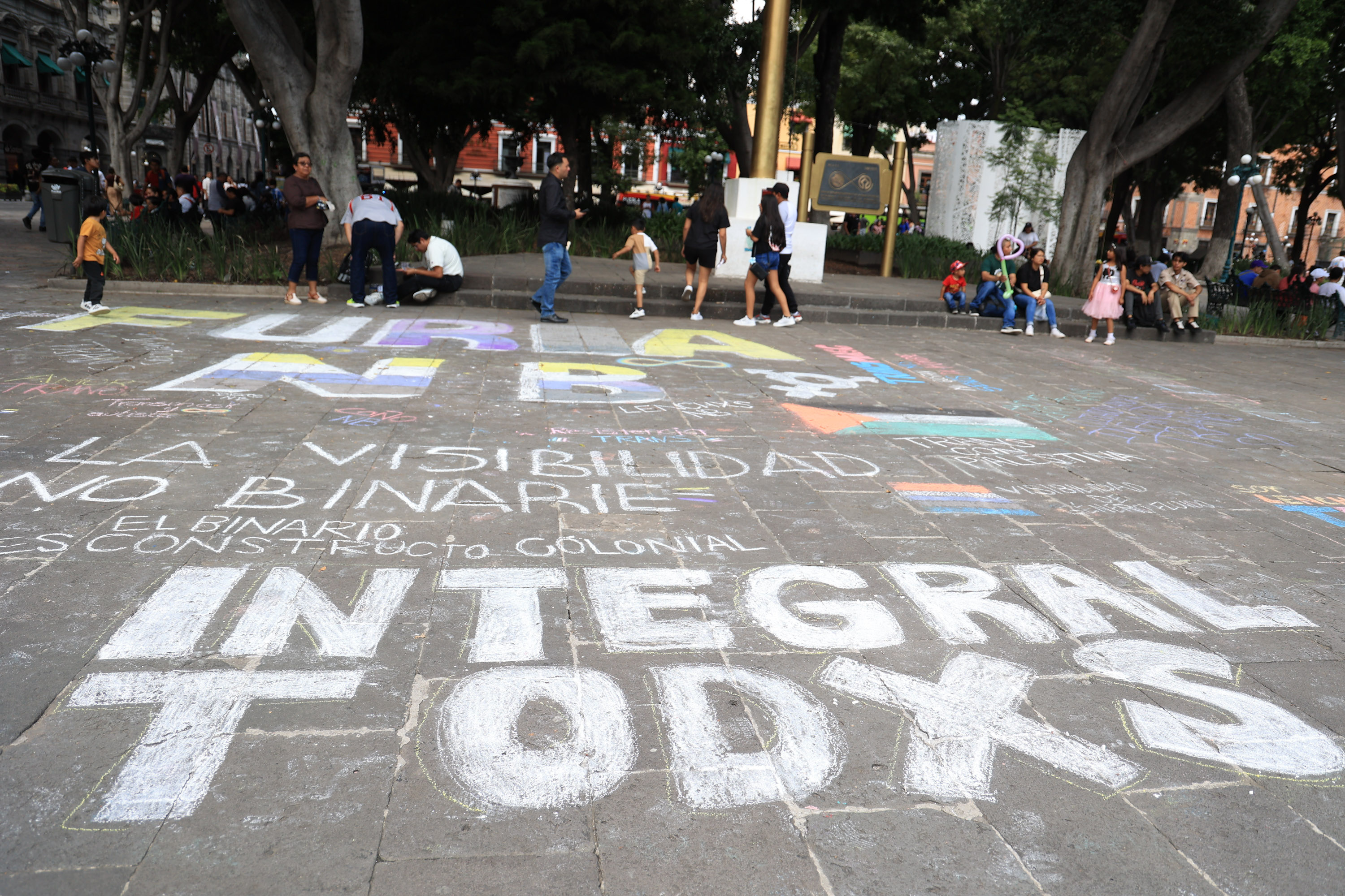 Conmemoran en Puebla el Día Internacional de las Personas No Binarias