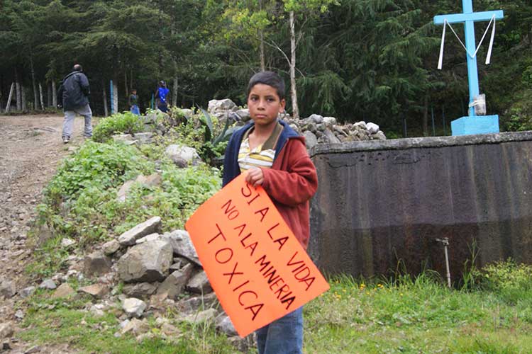 Participa Puebla en mitin contra megaminería tóxica frente al Senado