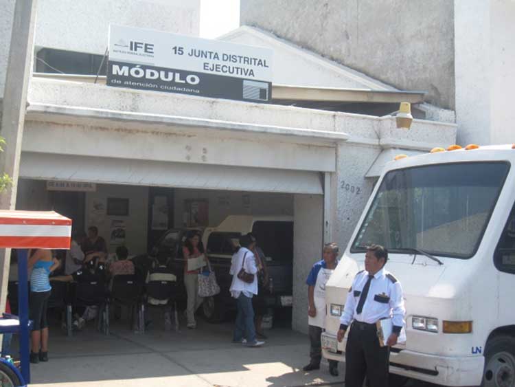 Garantiza IFE legalidad en expedición de credenciales en Tehuacán