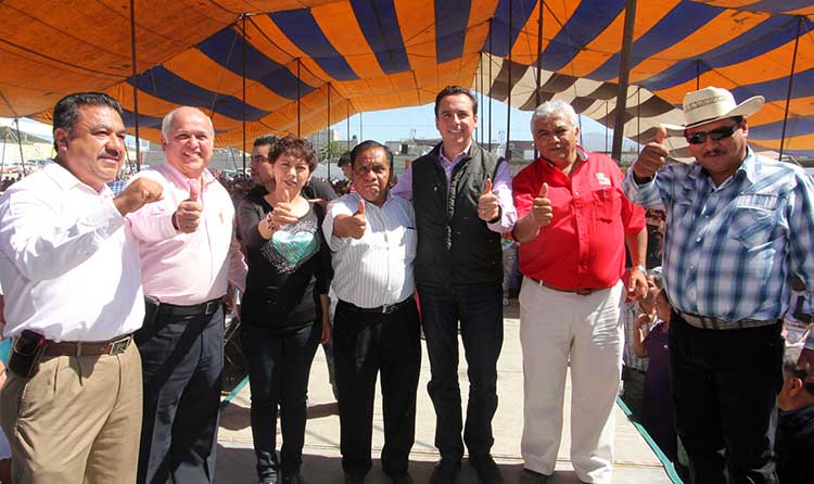 Encabeza Ernestina Fernández desayuno con priistas en Tehuacán