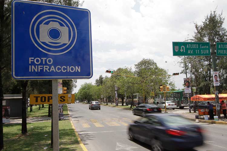 Continuarán fotomultas en Puebla, pese a Covid-19: Barbosa
