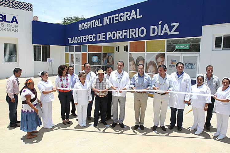 Entrega RMV rehabilitación millonaria del Hospital Integral de Tlacotepec
