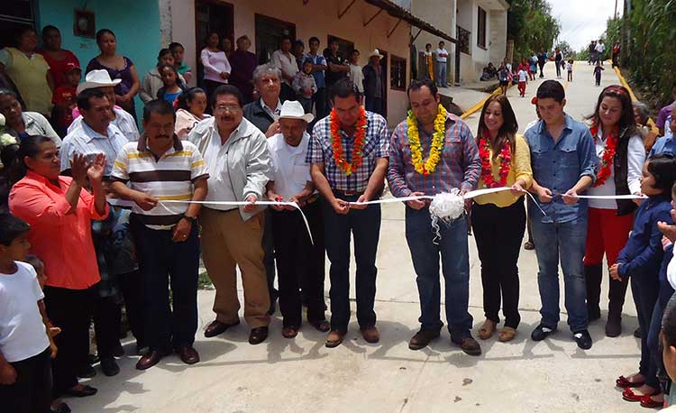 Cordialidad y respeto en transición ofrece Sánchez Jiménez en Zacapoaxtla