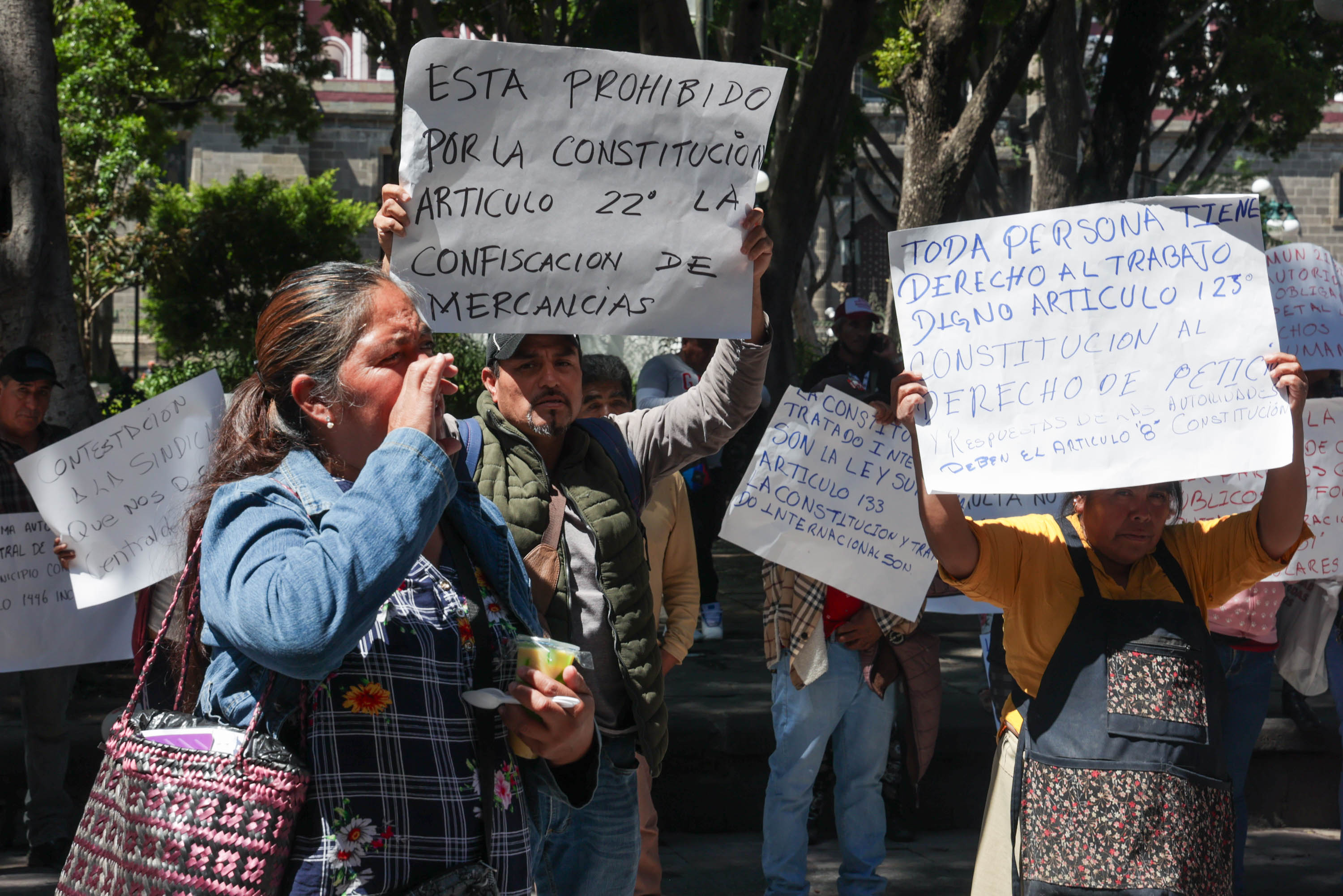 Informales de la Central de Abastos exigen respeto a su trabajo