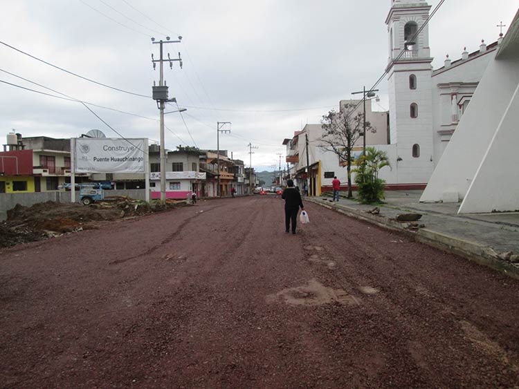 Obras públicas dejan pérdidas del 80% a comerciantes de Huauchinango