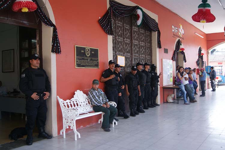 Acusan pobladores de Juan Galindo que policías protegen a delincuentes