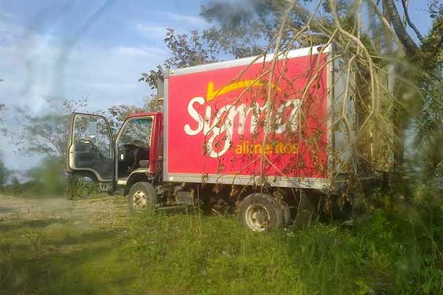 Golpean a chofer y le roban camión de Sigma en Xicotepec