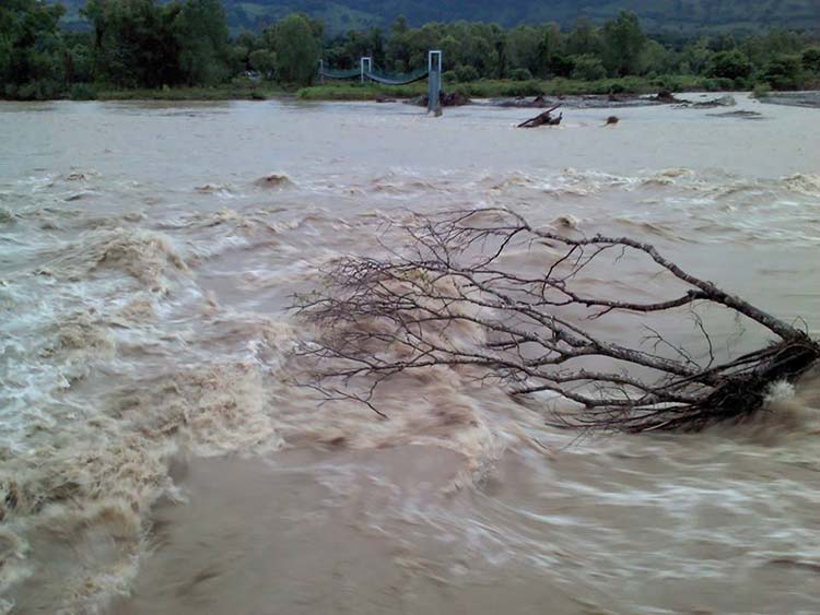 Continúan incomunicadas parcialmente localidades afectadas por lluvias