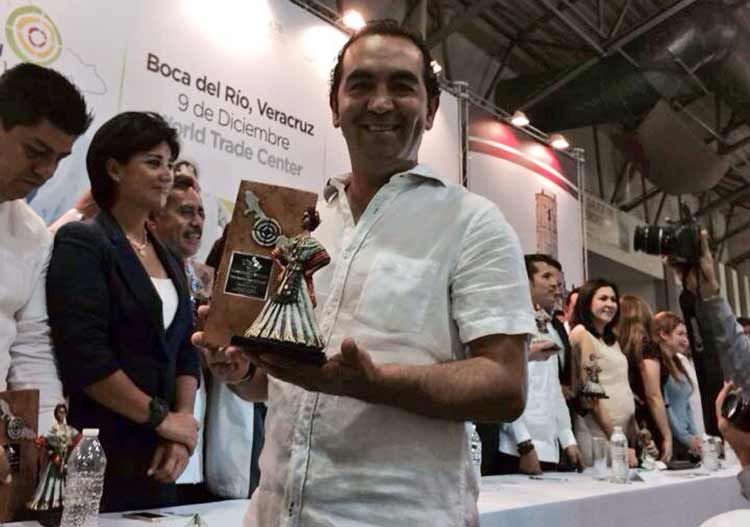 Zacatlán y Chignahupan recibieron Premio al Desarrollo Municipal