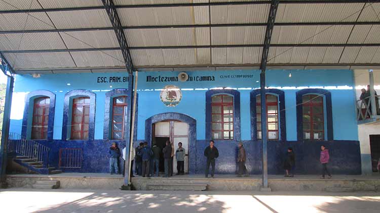 Demandan por acoso sexual a profesor de escuela en Ahuacatlán