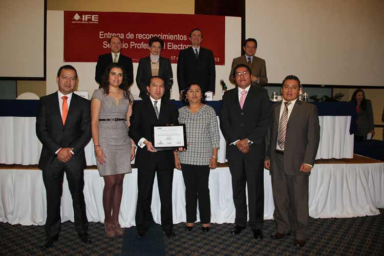 Reconocen por Trabajo en Equipo al IFE de Puebla y Tehuacán