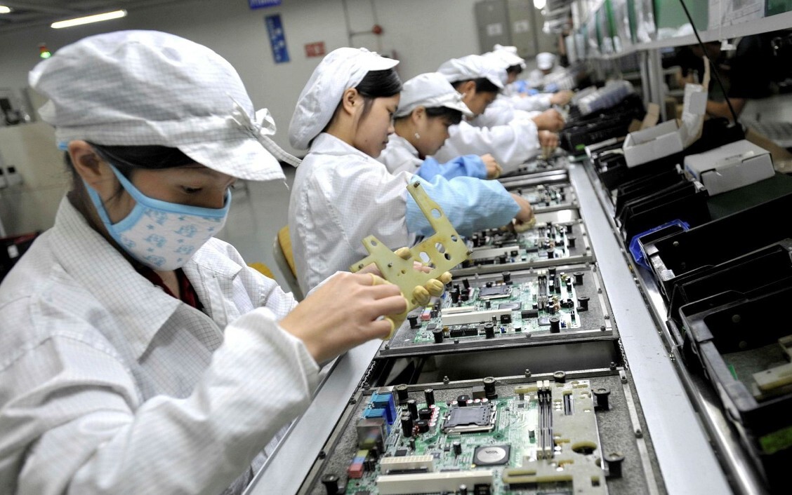 Fábrica de iPhone de Apple en China relaja protocolos contra Covid