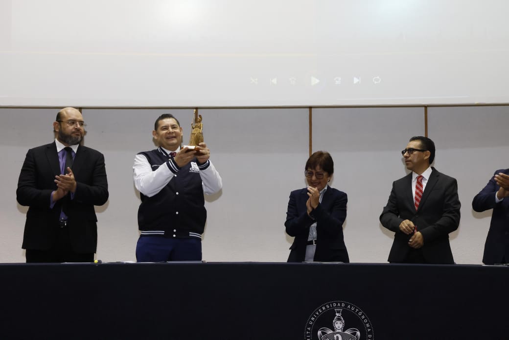 Armenta, orgulloso de ser el primer gobernador con formación en administración pública de la BUAP